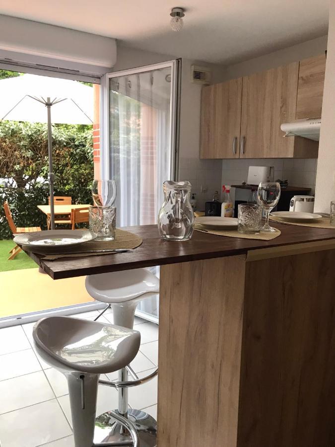 Apartamento T2 Climatisé Jardin&court De Tennis/piscine /parking/fibre *