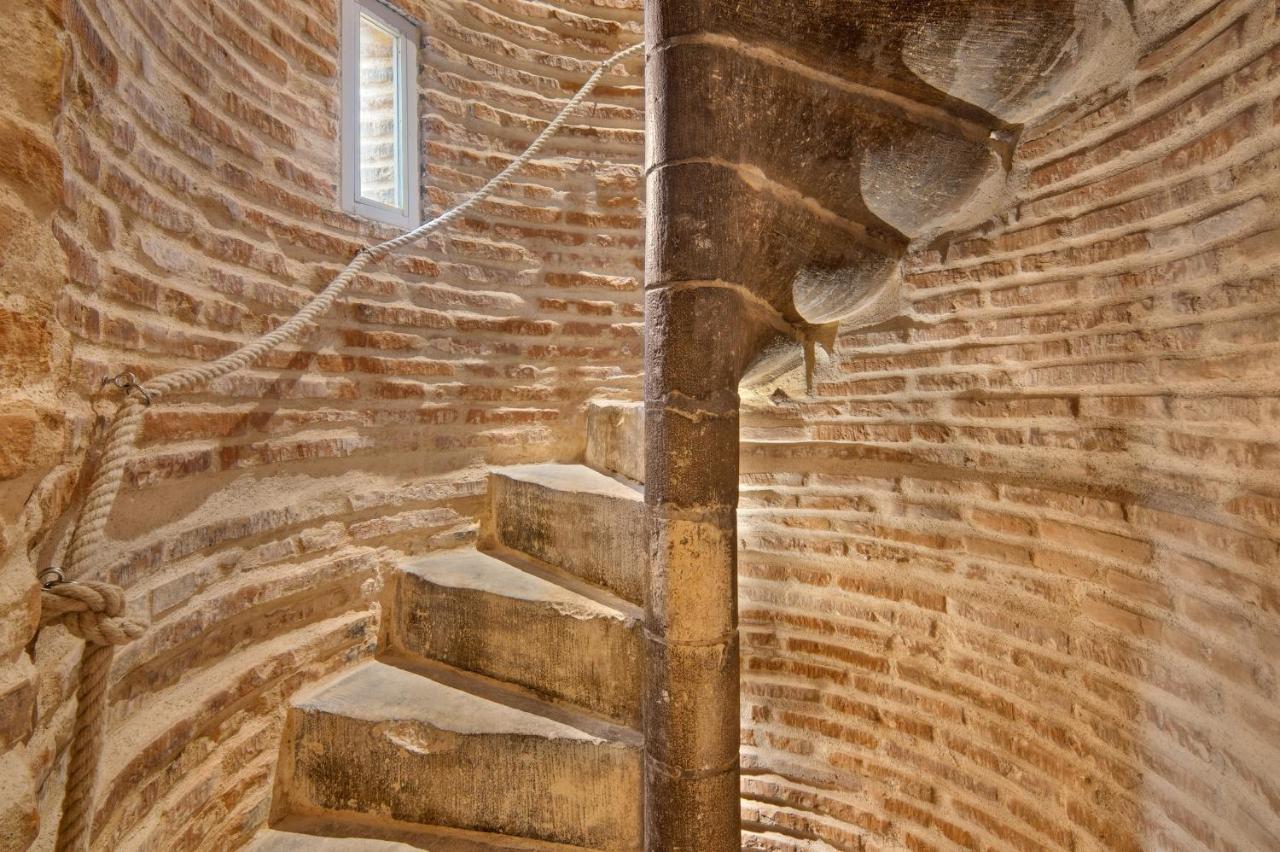 La Tour Du Capitole, Cocoon Insolite Dans