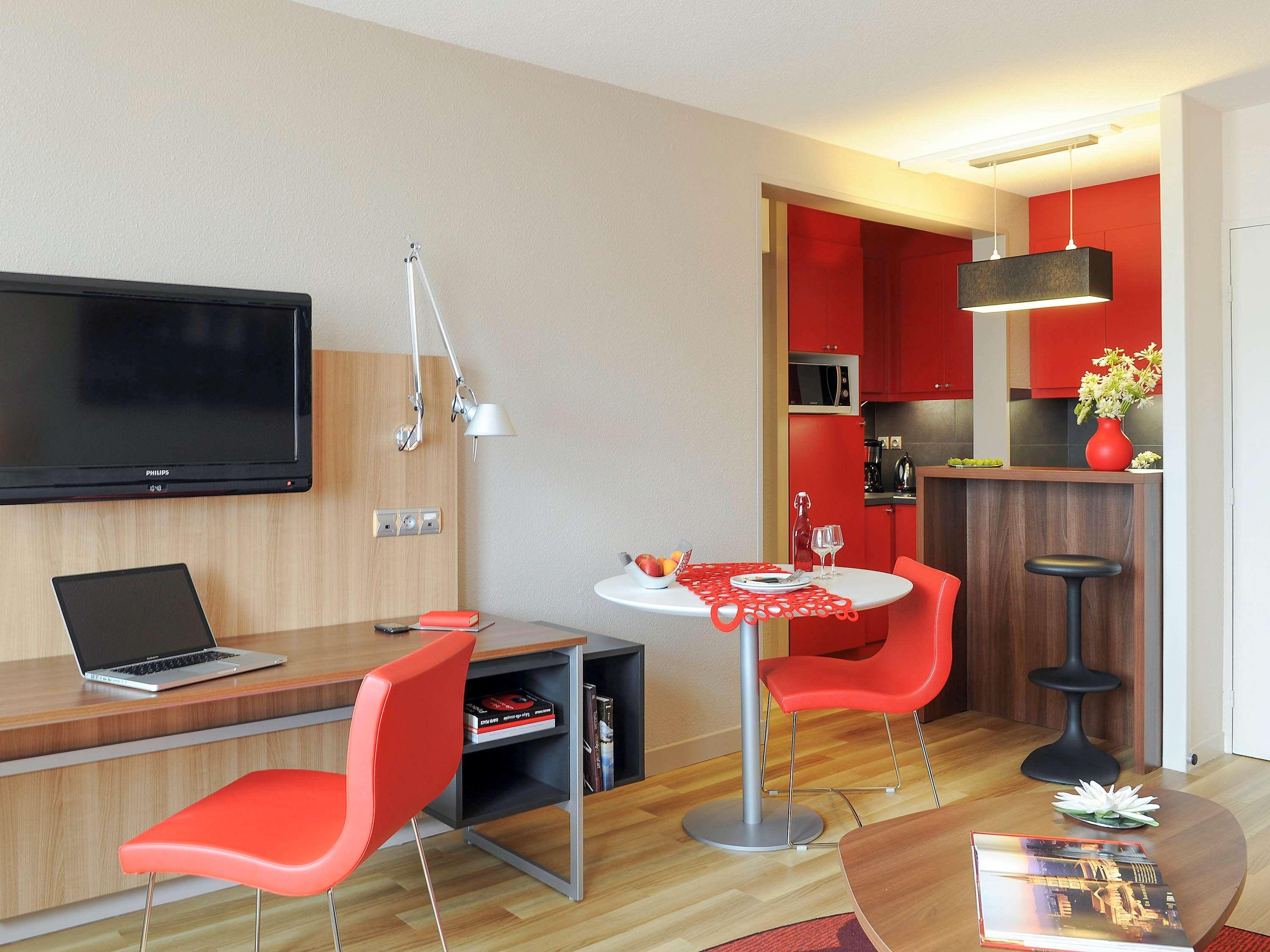 Adagio Centre Ramblas Apartahotel