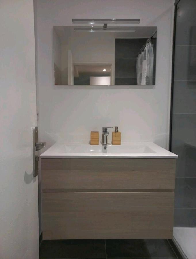 Très Bel T3 - Métro Mermoz - Parking Appartement *