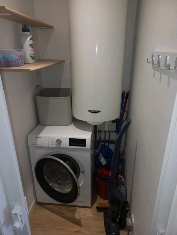 Très Bel T3 - Métro Mermoz - Parking Appartement