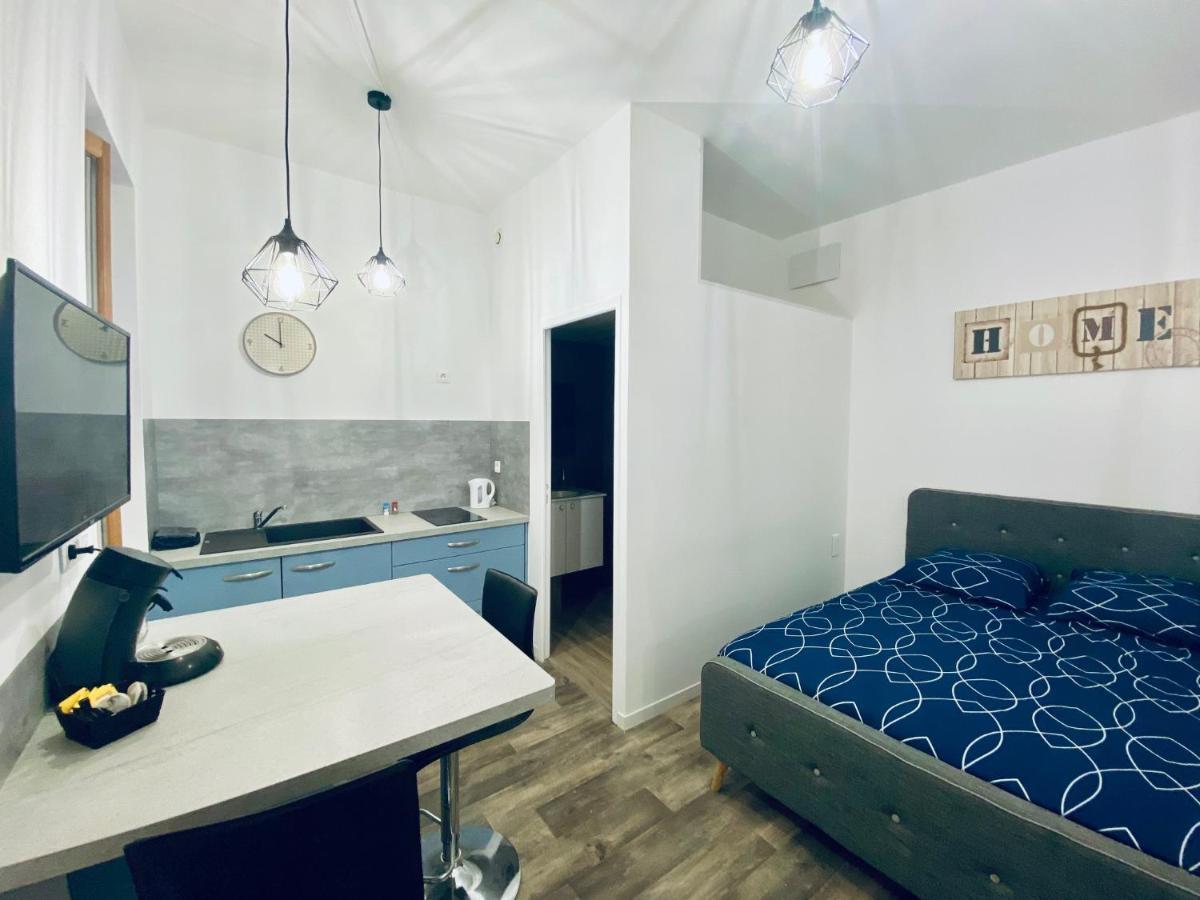 Studio Neuf Bien Placé, Jardin Et Parking Gratuit *