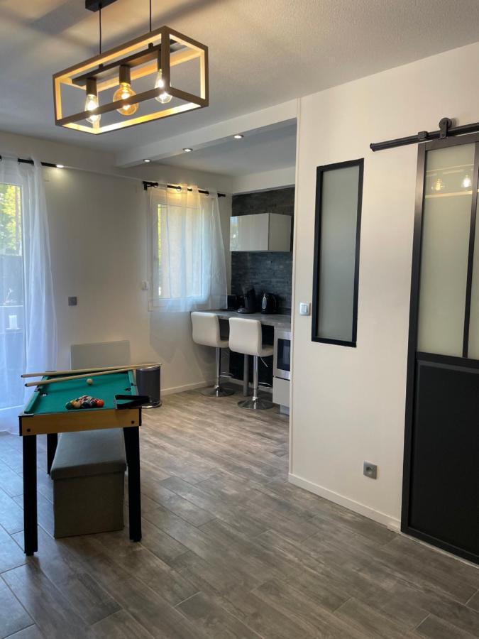 Apartment T2 Renove, Jaccuzi, Sauna, Sieges Massants, Jardin, Parking, Metro
