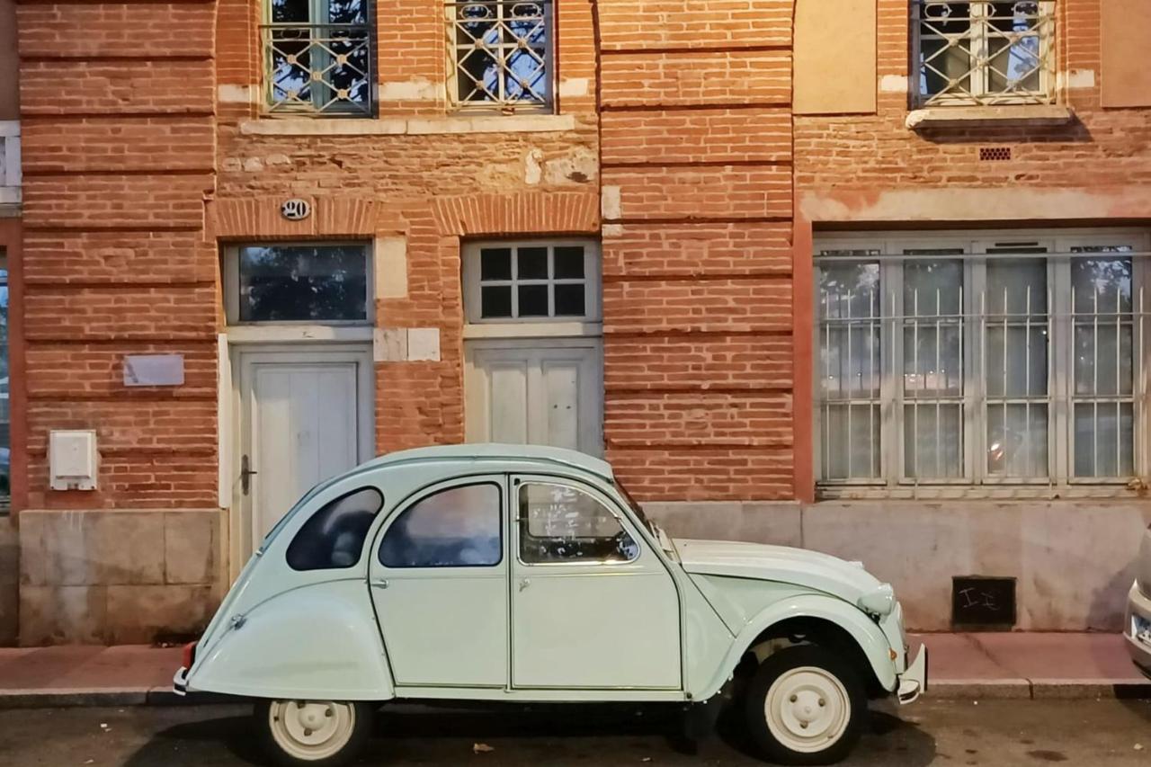 Quiet Studio In St Peter's Square Toulouse