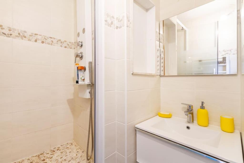 1 Bedroom/clim/wifi, St Michel Station