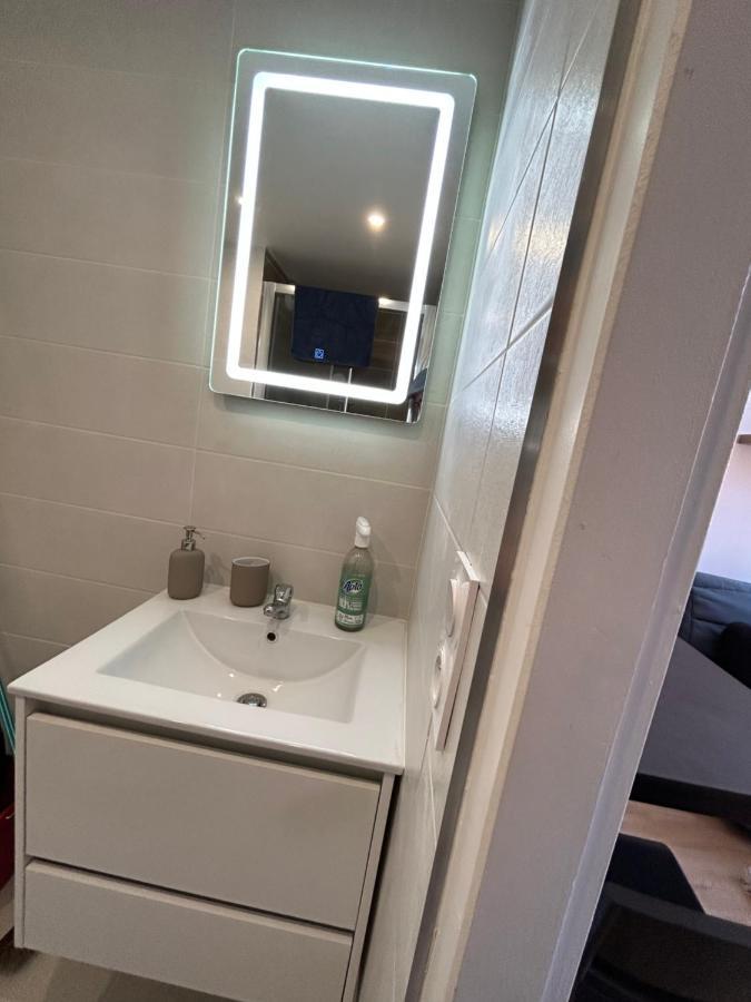 Le Cygne Blanc Apartment *