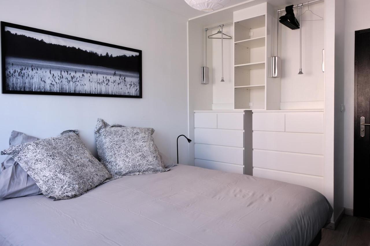 Two Bedrooms Modern Close To Tram *