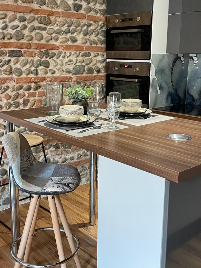 Climatise Avec Balcon Et Parking Prive Apartment