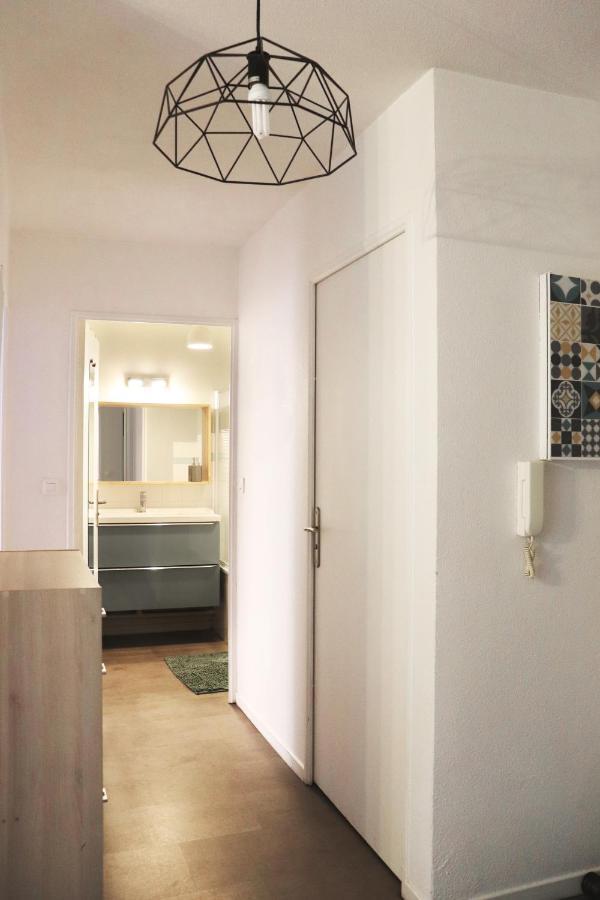 Le Chapitre Spacieux - Parking En Fermee Apartamento