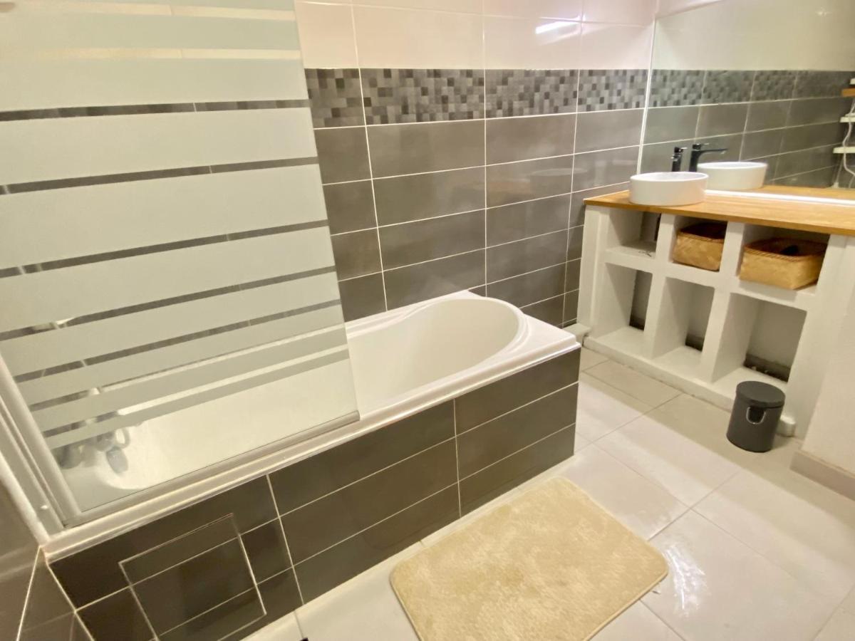 Duplex 2 Chambres, Terrasse & Metro A 200m Apartamento