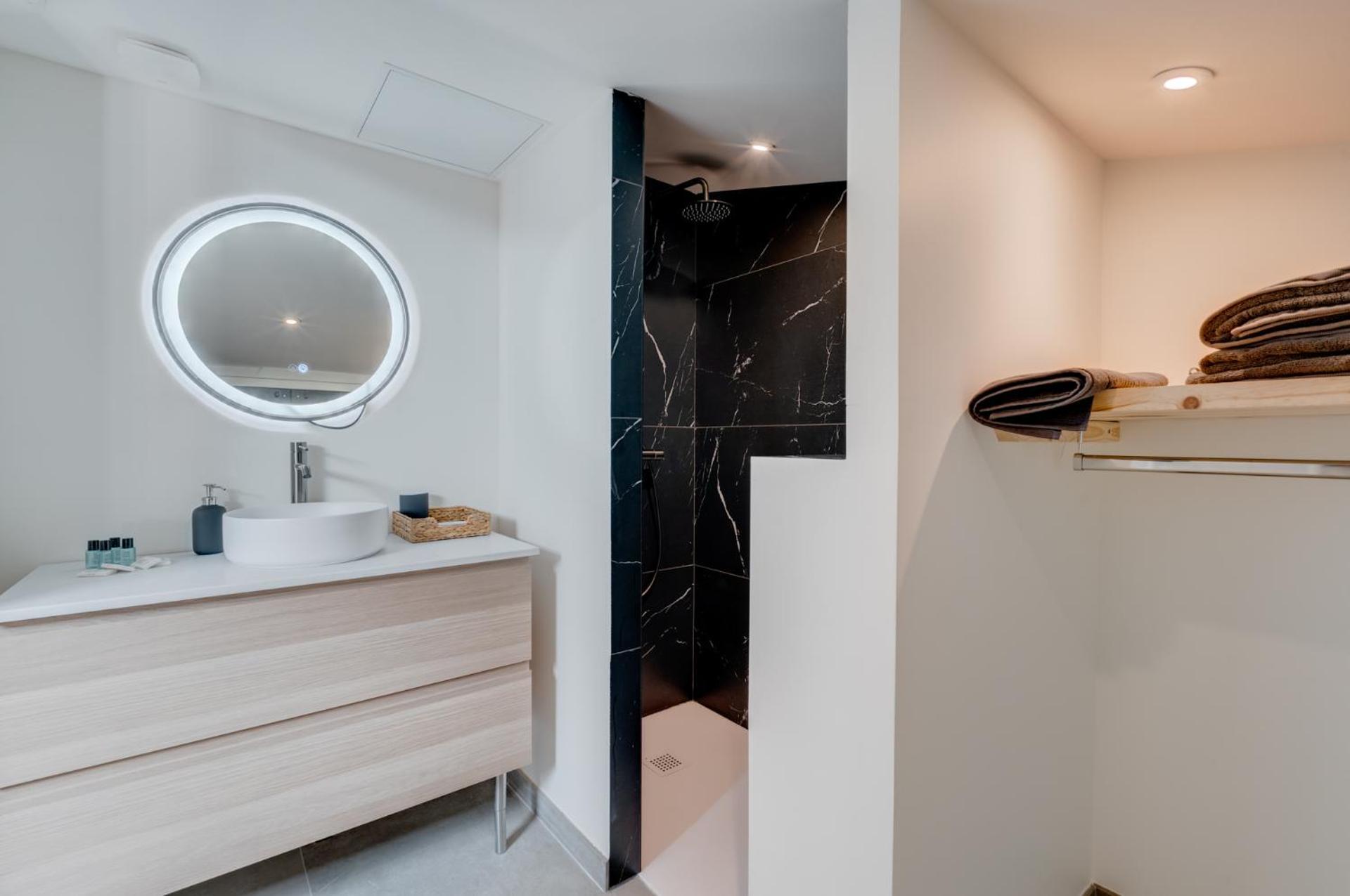 Style Et Caractere, Climatisation Apartment