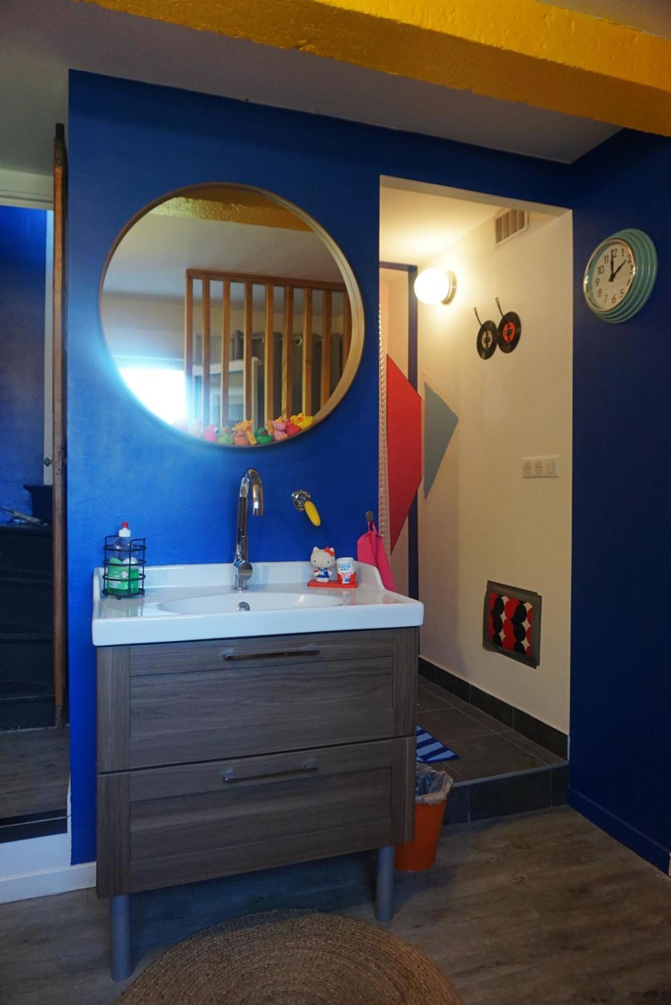 La Ninetiesroom - Atypique Avec Salle De Bain Et Wc Prives - Tv Wifi Console Jeux - Parking Gratuit Habitación en casa particular *
