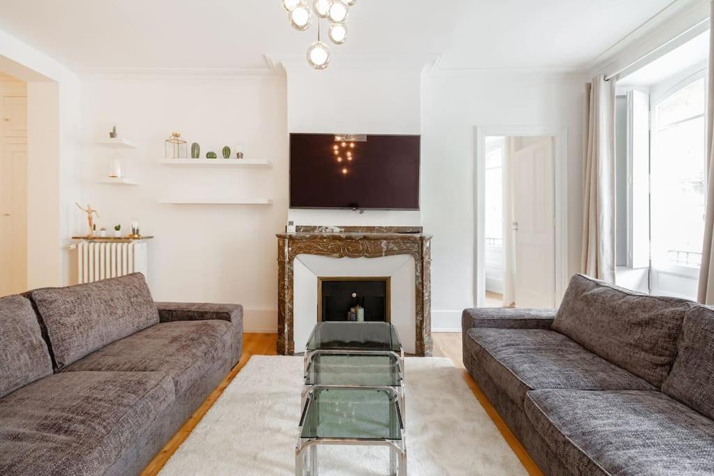L'elegant Paradoux - 3 Sdb - 2 Wc - Ascenseur - Parking - Plein Centre *