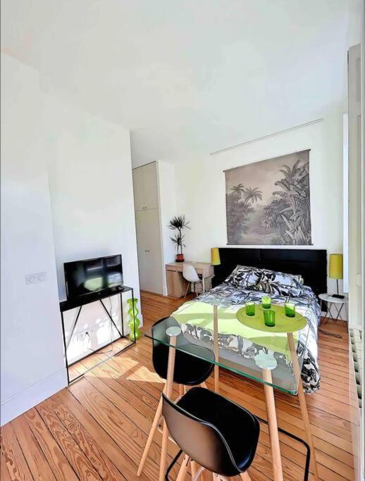 Apartment Le Studio Jardin D'eden Metro Palais De Justice *