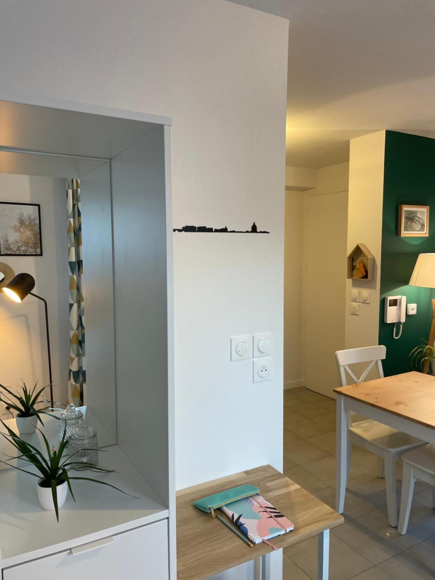 Apartment Minimes, Studio Cosy Tout Confort, Wifi, Parking *