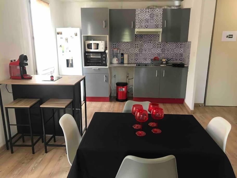 Proche Metro Et Commerces Appartement