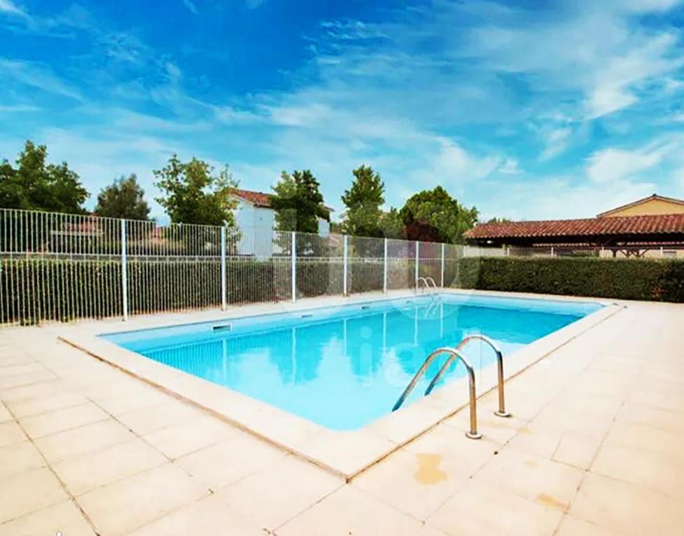 T2 Pool & Terrasse - Parking - Metro - Wifi Apartamento