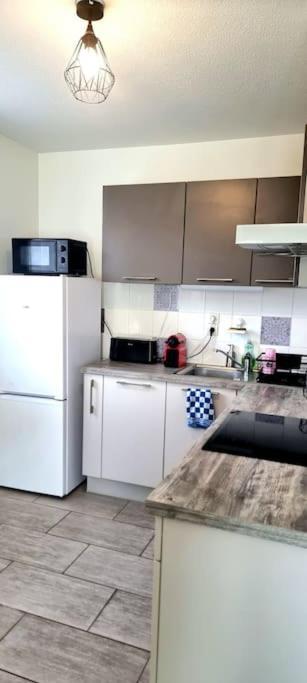 T2 Pool & Terrasse - Parking - Metro - Wifi Apartamento *