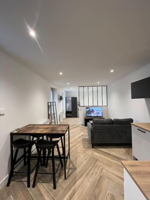 Apartment Le Superbe - Calme A - Parking Prive - Proche Transports