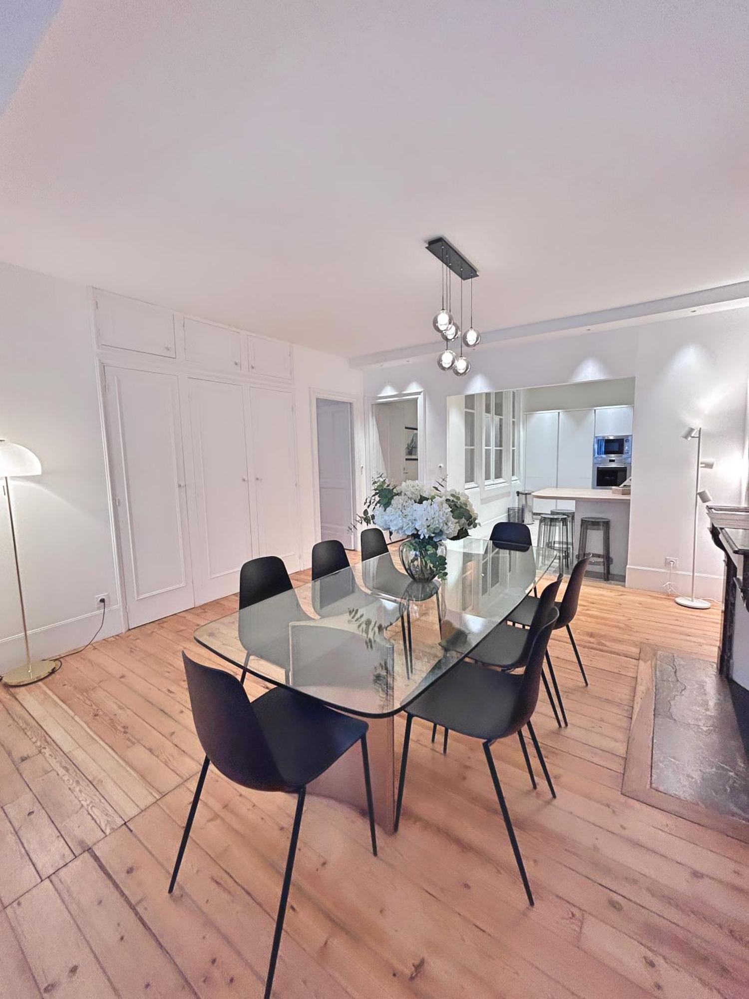 L'elegant Paradoux - 3 Sdb - 2 Wc - Ascenseur - Parking - Plein Centre Apartment *