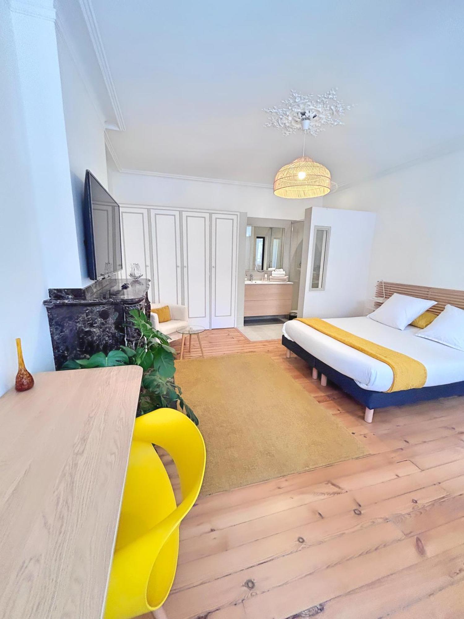 L'elegant Paradoux - 3 Sdb - 2 Wc - Ascenseur - Parking - Plein Centre Apartment