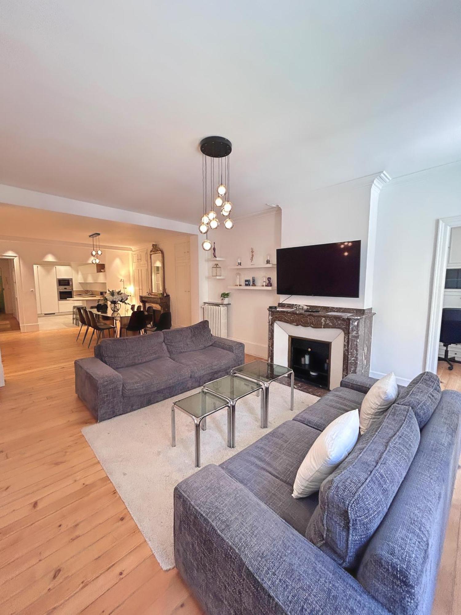L'elegant Paradoux - 3 Sdb - 2 Wc - Ascenseur - Parking - Plein Centre Apartment *