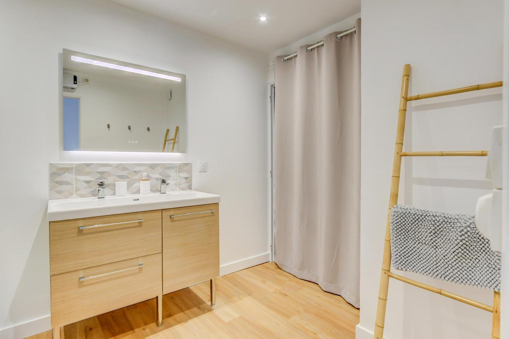 Sunset Duplex - Grand-rond, Jardin Des Plantes, Centre-ville, 2 Bdrs 60m2, Ac, Free Public Car Park 200m Away, Netflix - T3 60m2 Avec Clim, Parking Public Gratuit A 200m * Toulouse