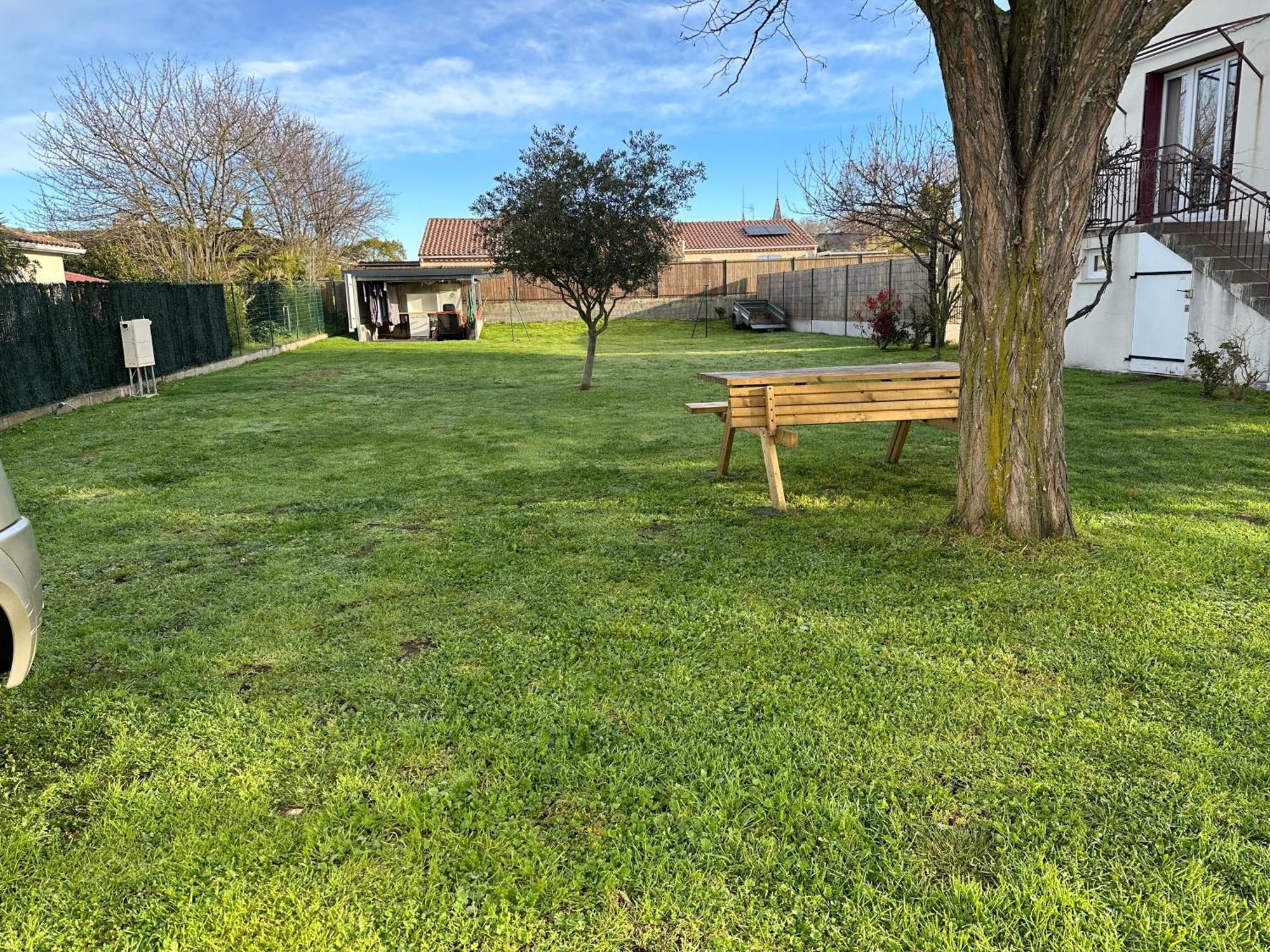 La Libellule 5 2 Sdb 2 Wc Grand Jardin Et Parking Prive Guest house *