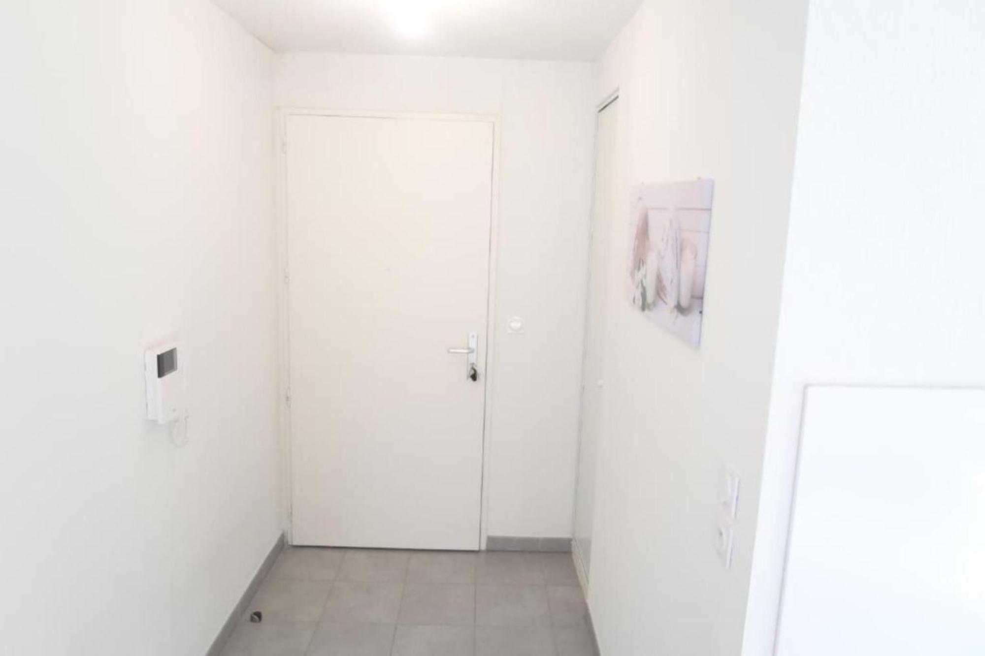 Entier - T2 Confort - - Balcon Amenage Apartment