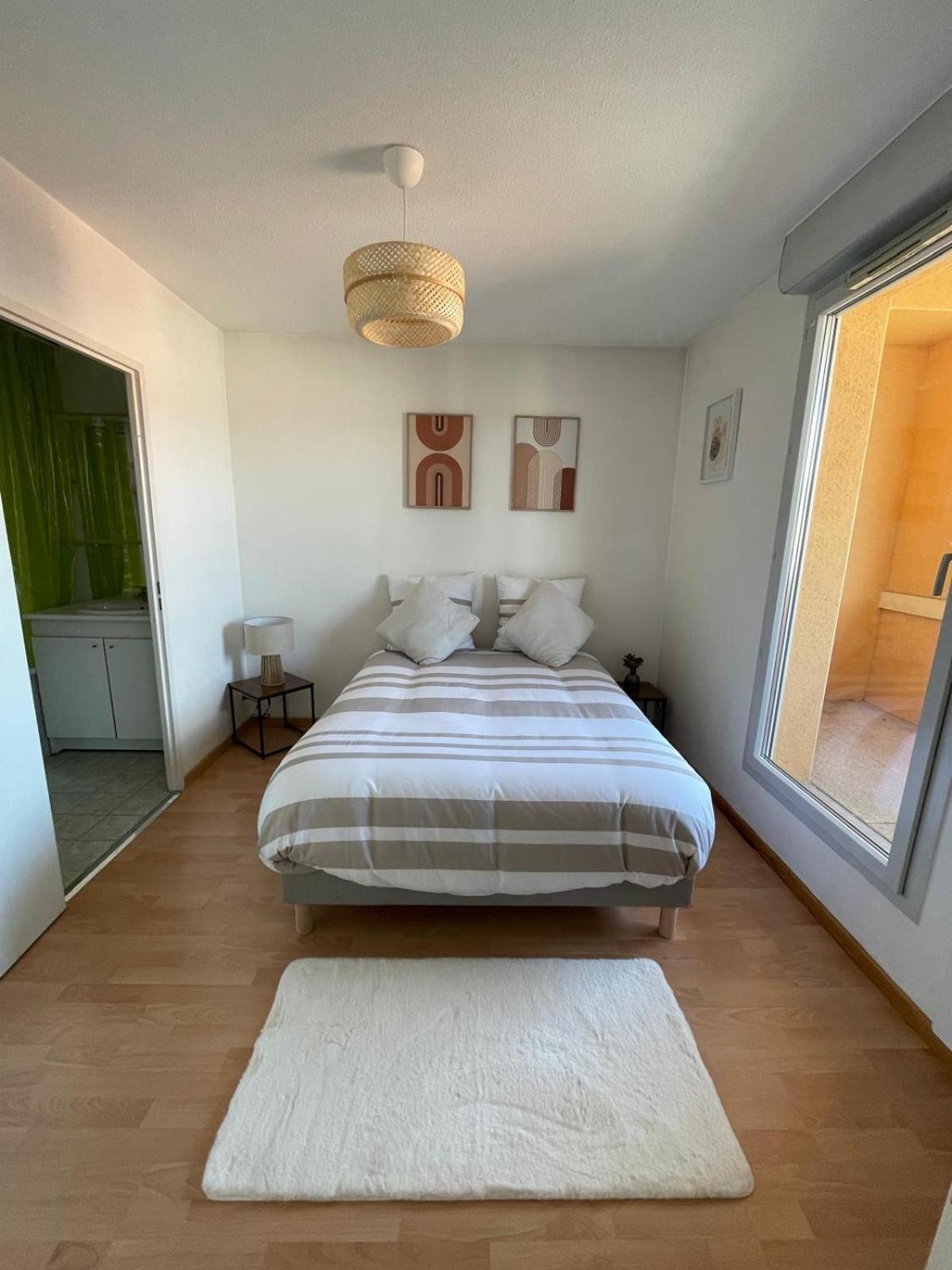 Appartement Rose T2, Climatisation,parking Prive, Piscine, Wifi , Confort *
