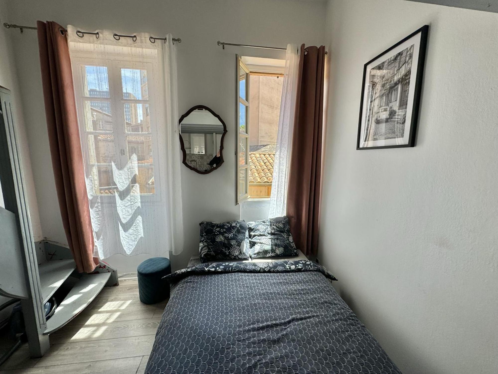 Grand Duplex - Gare Matabiau - Centre Apartment *