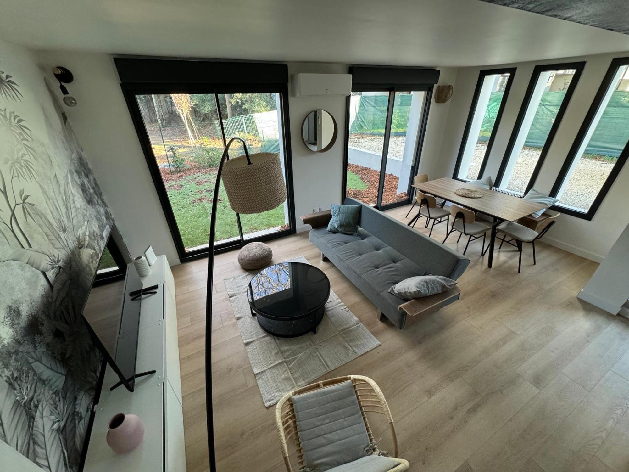 Elegante Maison De Renovee *