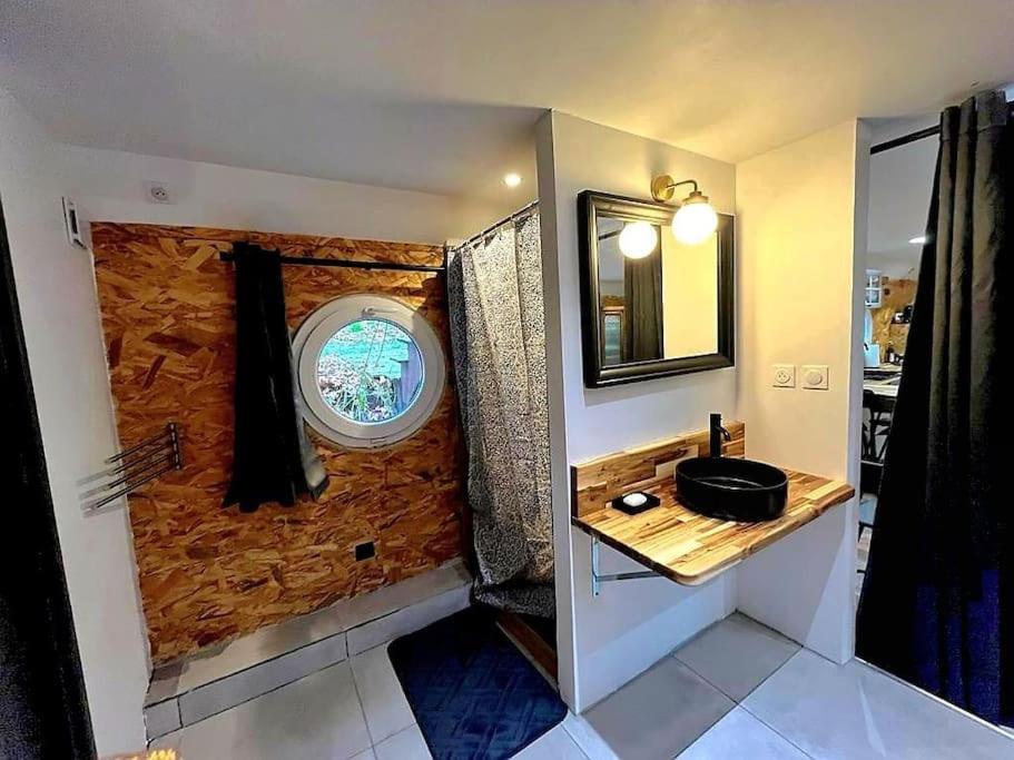 Magnifique Peniche Cosy Et Spacieuse A *