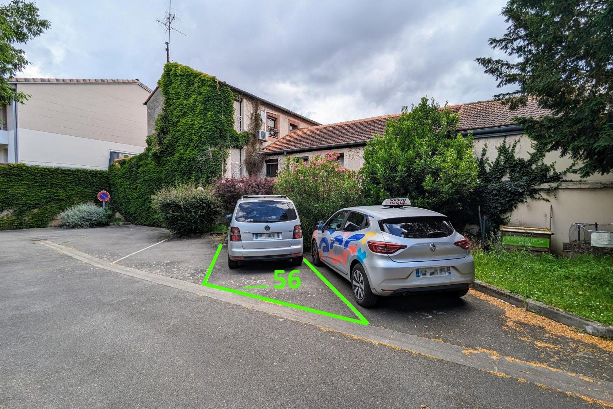 Apartment Grand Duplex - Parking Prive - Centre - Calme