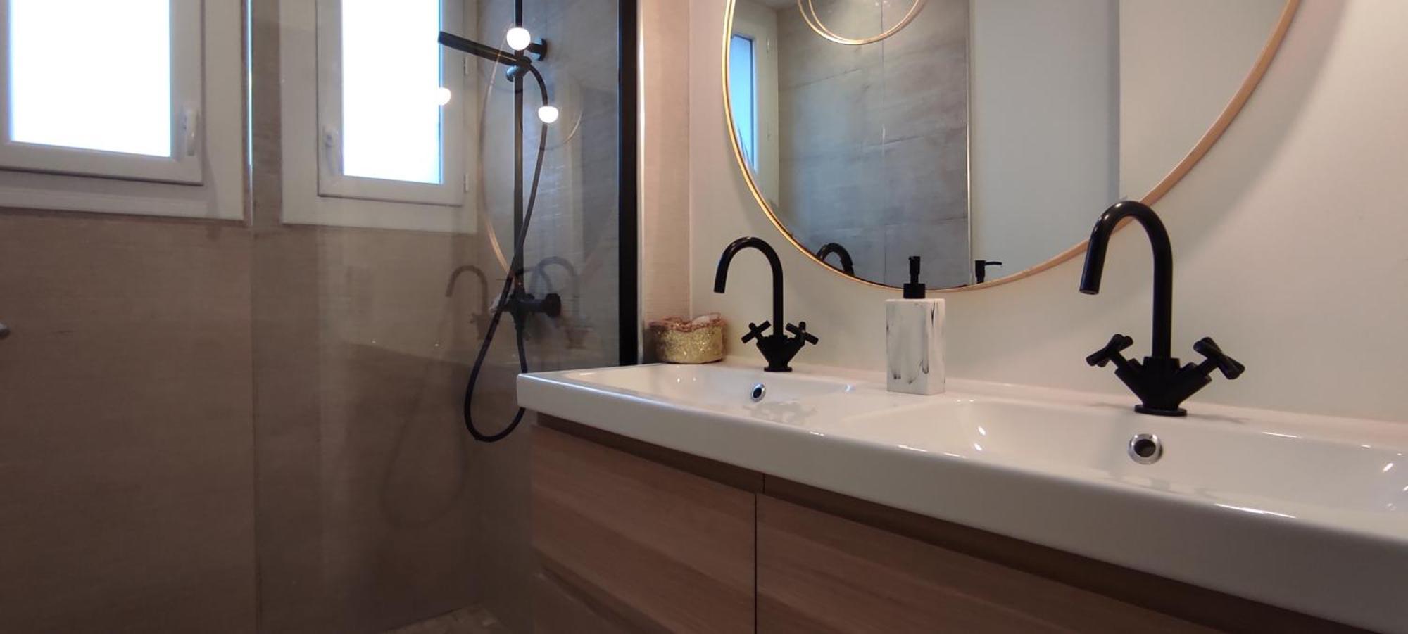 Moderne Renove Centre Apartment