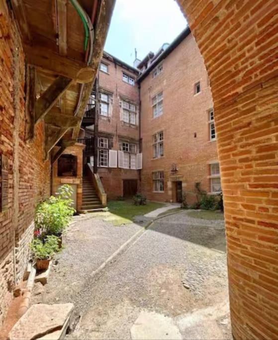 L'astorg - Classe 16e - Centre - Calme Apartamento