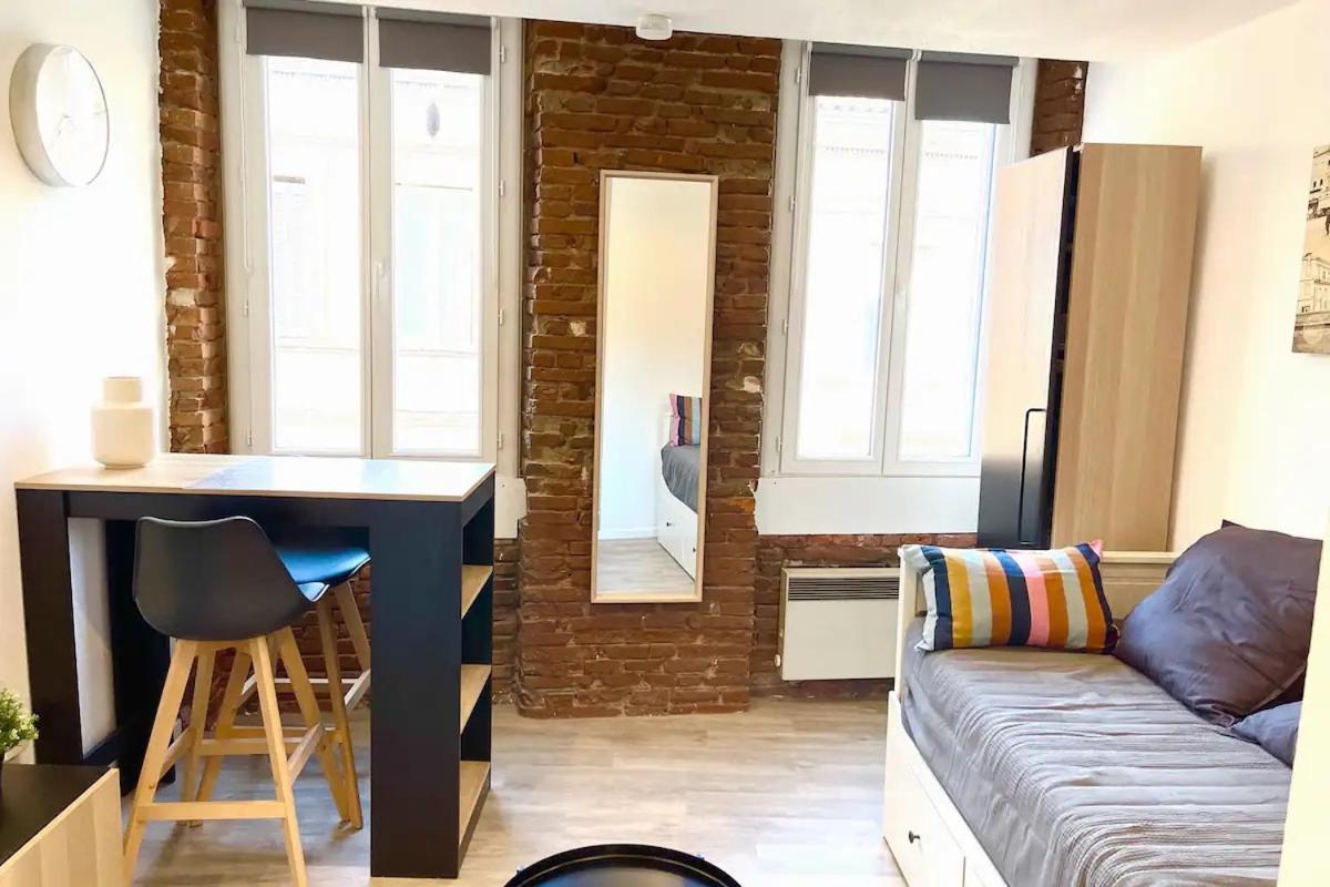 Superbe Studio, Neuf, St Cyprien Apartment