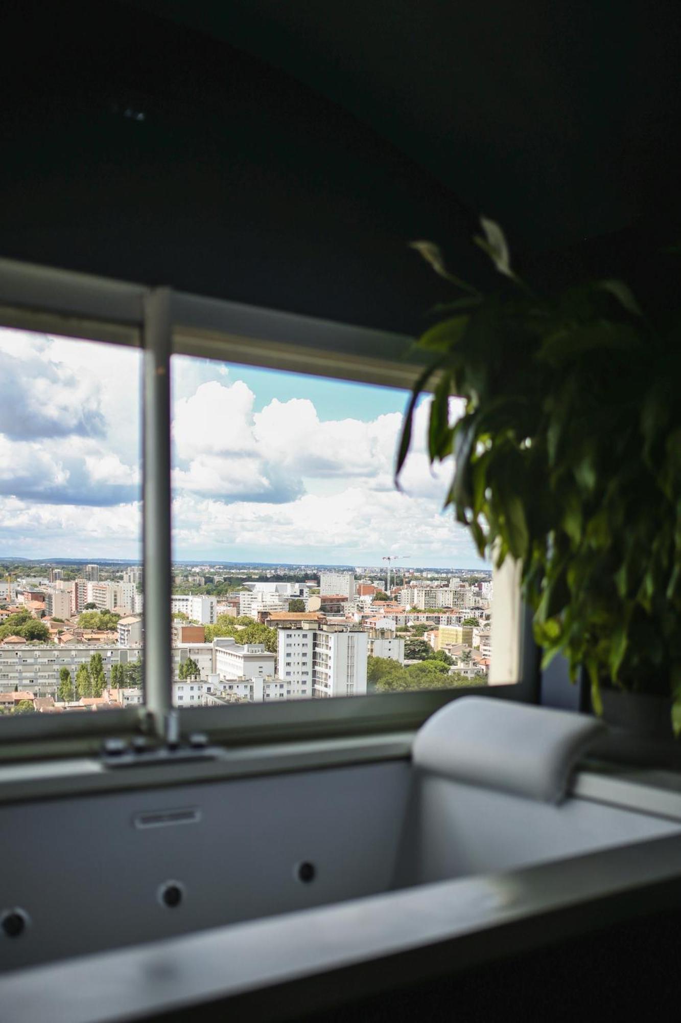 Parenthese Concept Apartment
