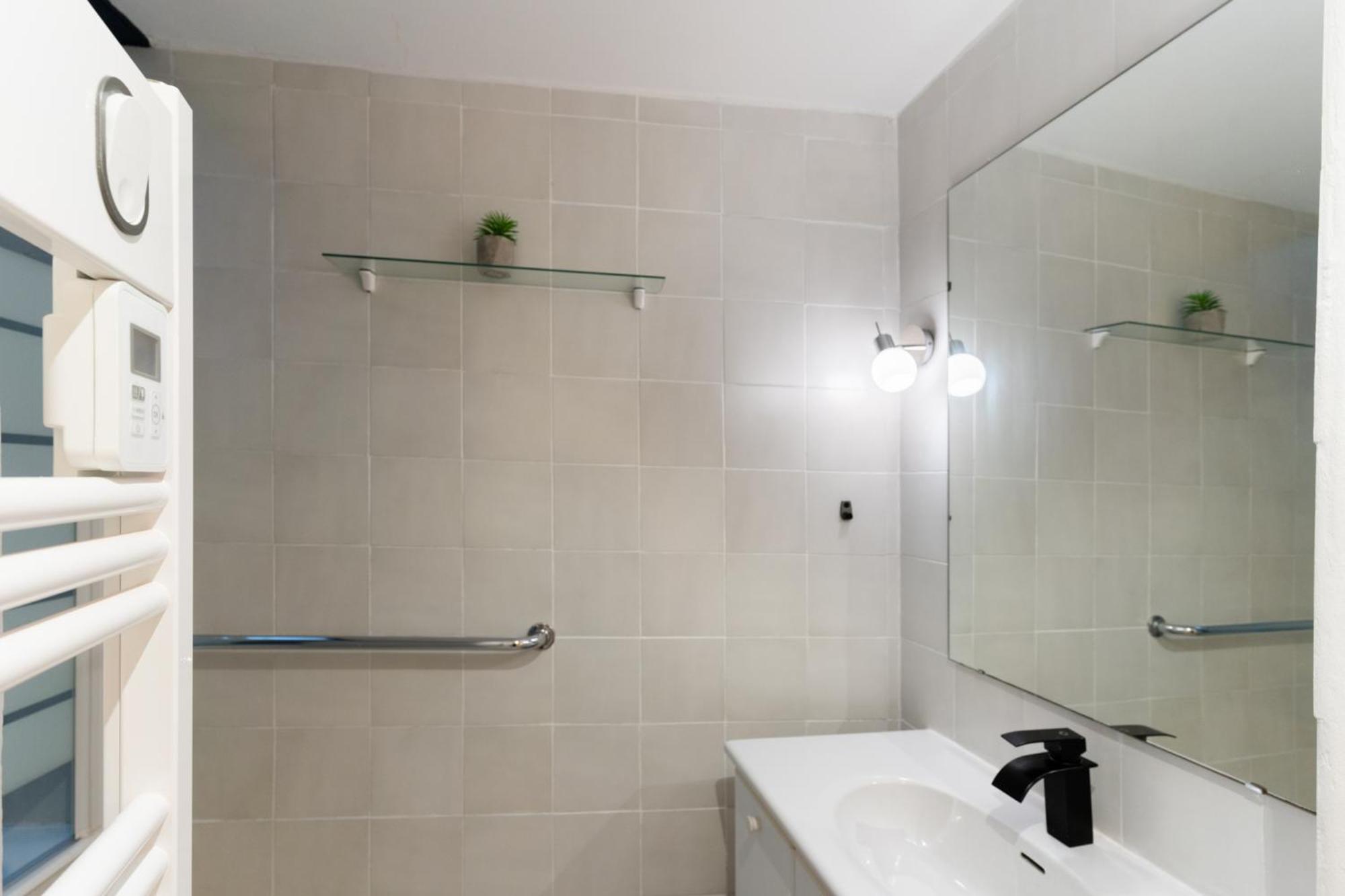 L'astorg - Classe 16e - Centre - Calme Apartamento