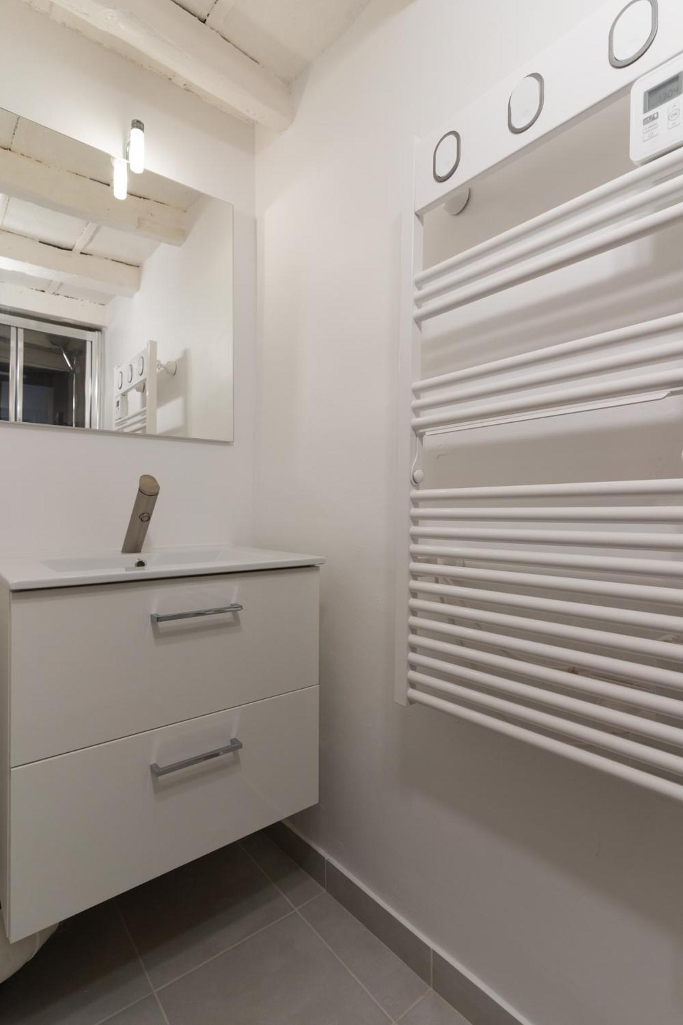 L'astorg - Classe 16e - Centre - Calme Apartamento
