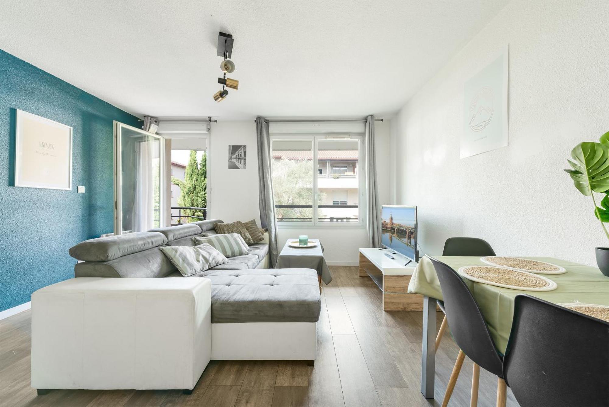 Apartamento T3 Parking Gratuit, Balcon Et Securisee
