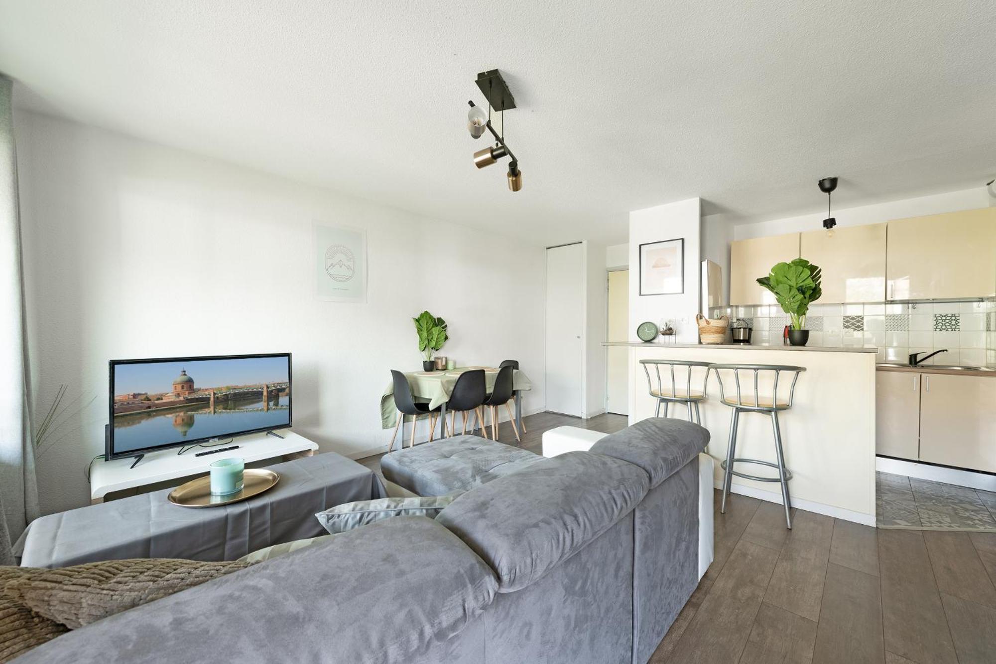 T3 Parking Gratuit, Balcon Et Securisee