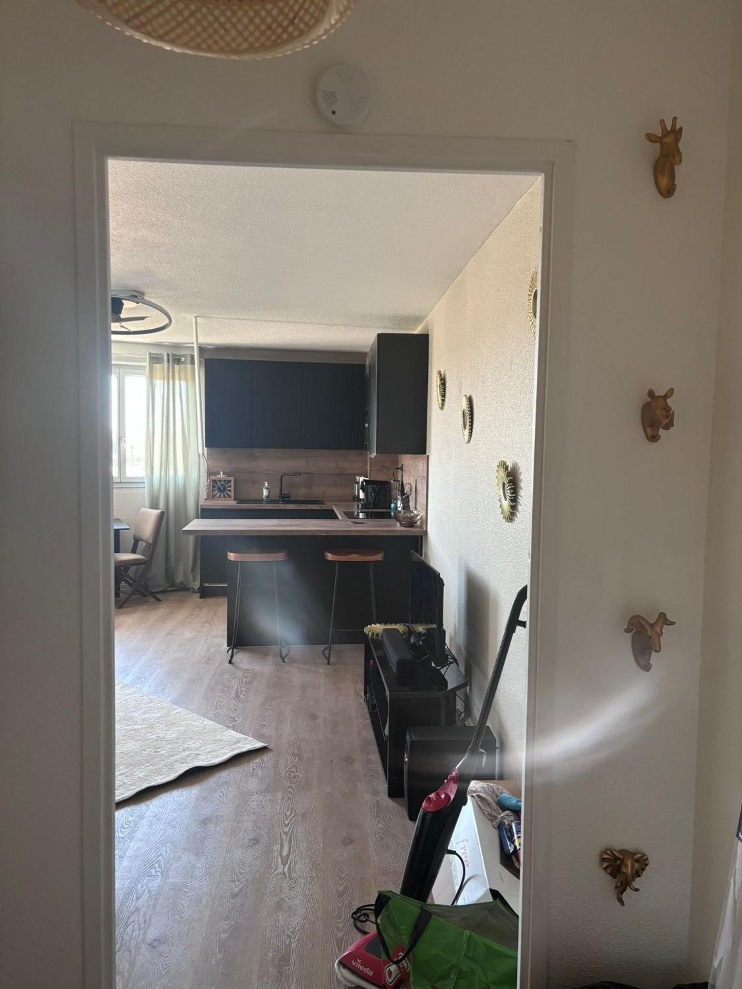 Joli T2 Metro La Vache Apartment