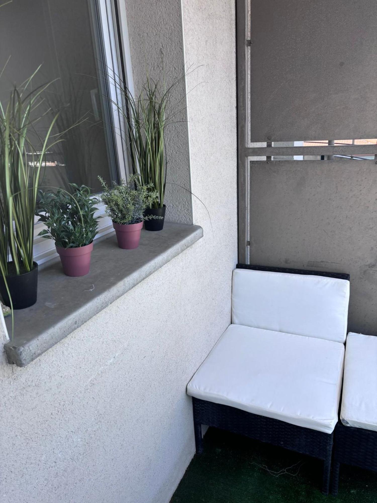 Joli T2 Metro La Vache Apartment