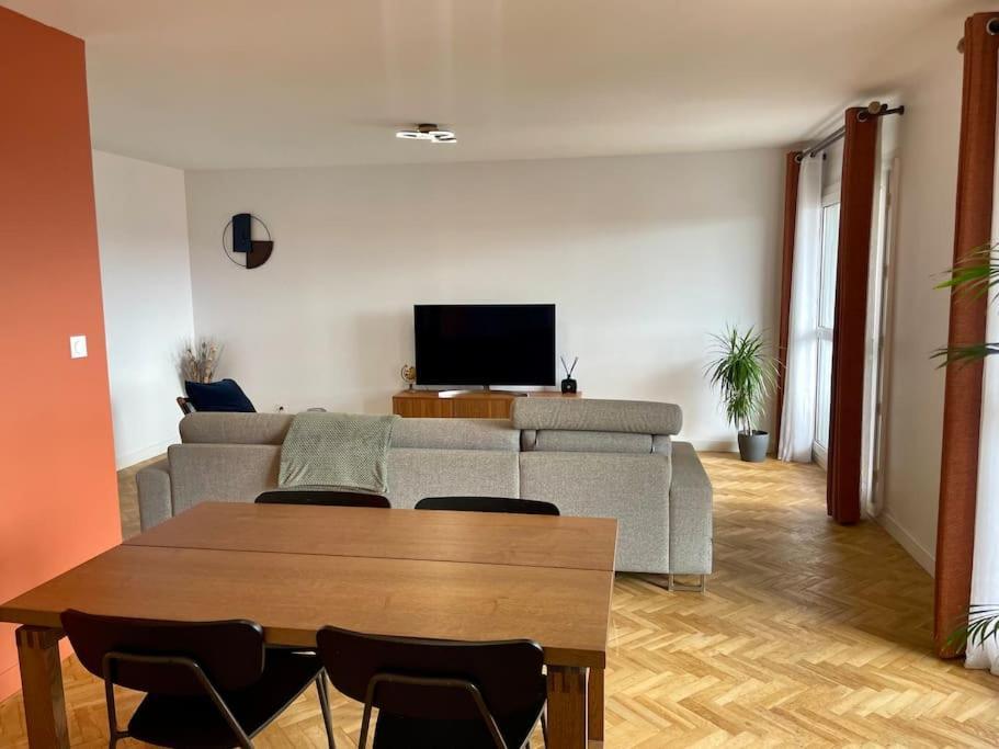 Magnifique 115m2 - 3 - Parking Gratuit Apartamento