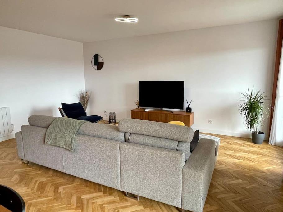Magnifique 115m2 - 3 - Parking Gratuit Apartamento