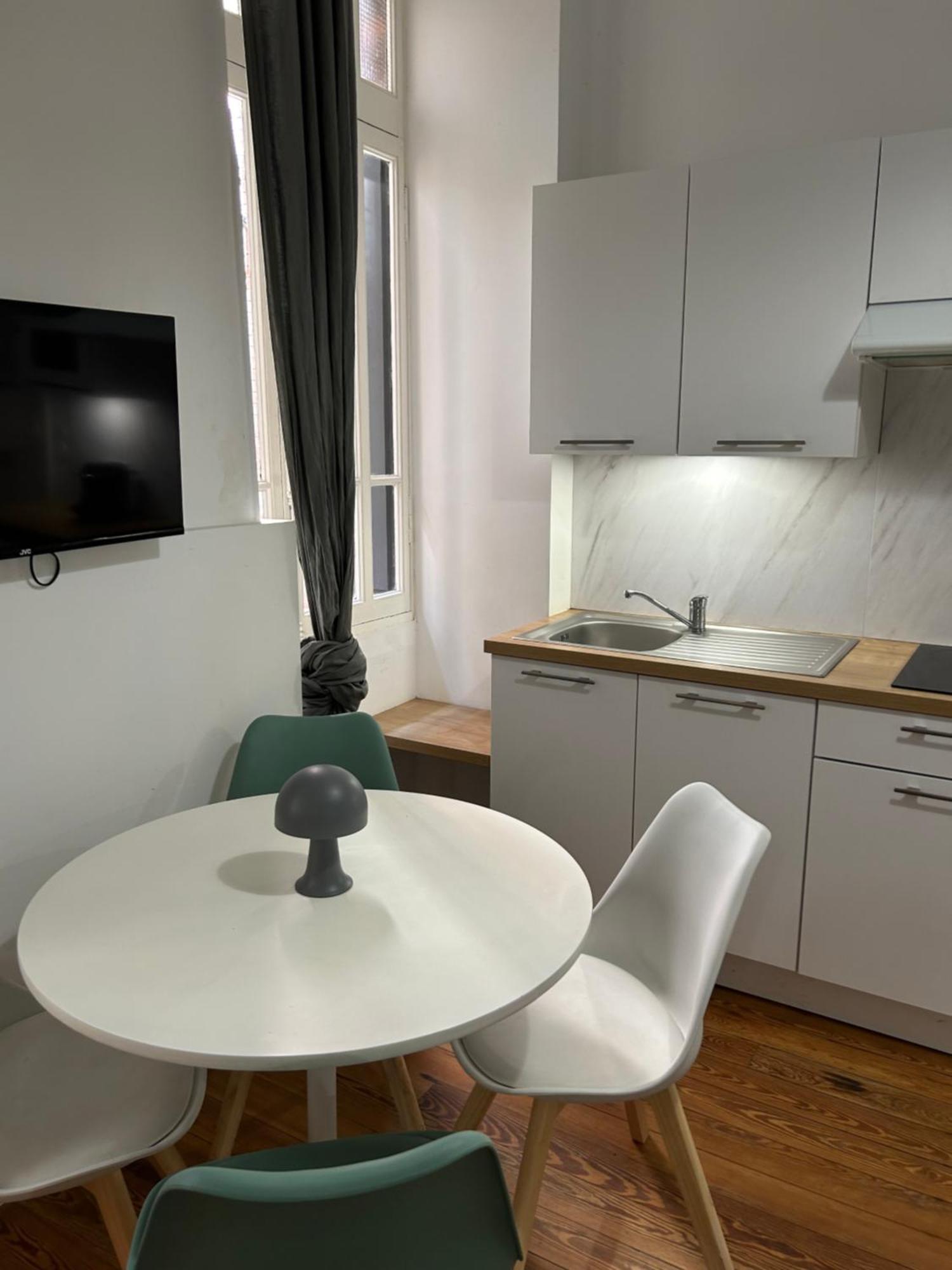 Le Toulousain 001 - Calme En Rez-de-chaussee Avec Terrasse - Hypercentre, Quartier Jeanne D'arc Apartment Toulouse