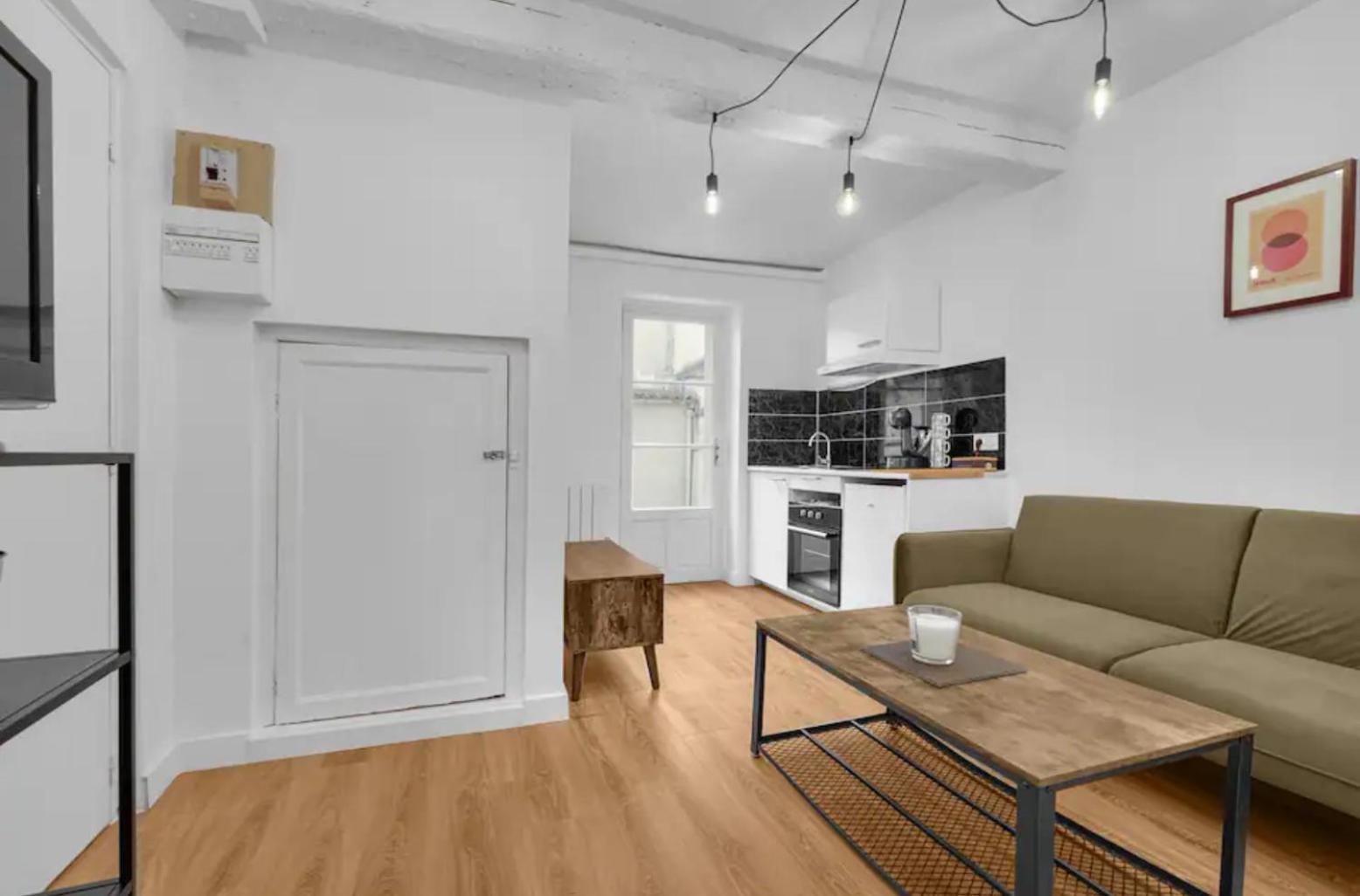 Apartment Grand Deux Pieces - Proche Metro - Terrasse *