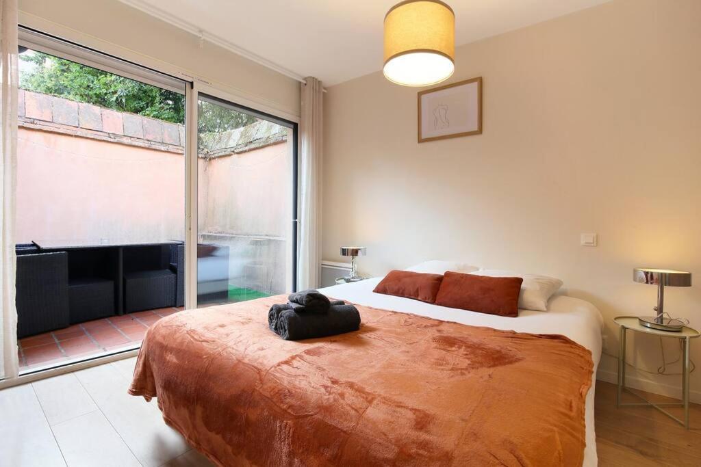 New - Rare - Le Patio - 300 M Capitole *