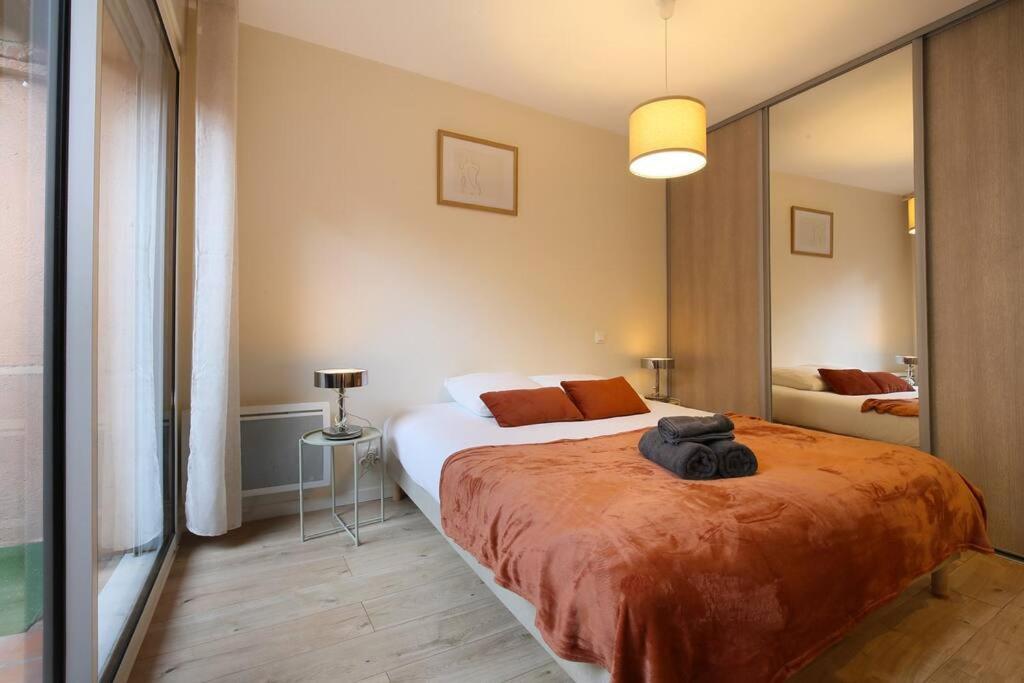 New - Rare - Le Patio - 300 M Capitole *